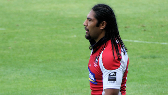 Lesley Vainikolo (David Howlett)